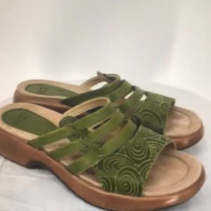 Dansko strappy slipon sandie size 40